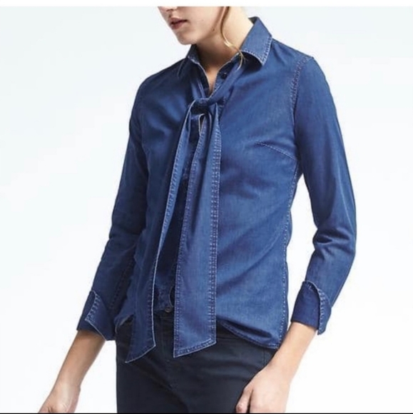Banana Republic Fitted Riley Denim Bow Shirt - Size 4 - Picture 1 of 16